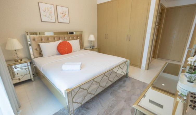 Opulent 1br Offering Huge Discount @creekside Apartment Dubai